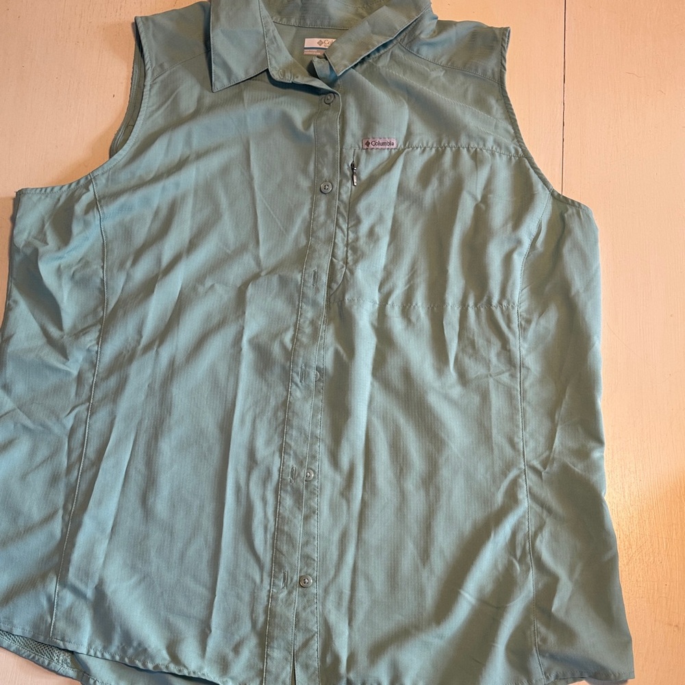 Columbia Women’s Sleeveless Shirt